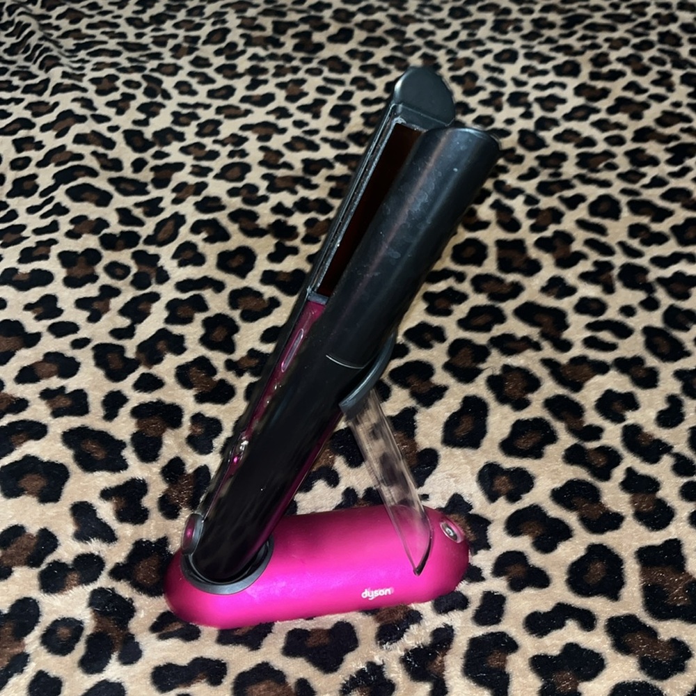 Dyson Hot Pink Hair Styling Stand - Picture 6 of 7